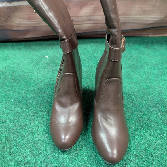 Mid-Calf Brown Boots - Picture 3 of 4